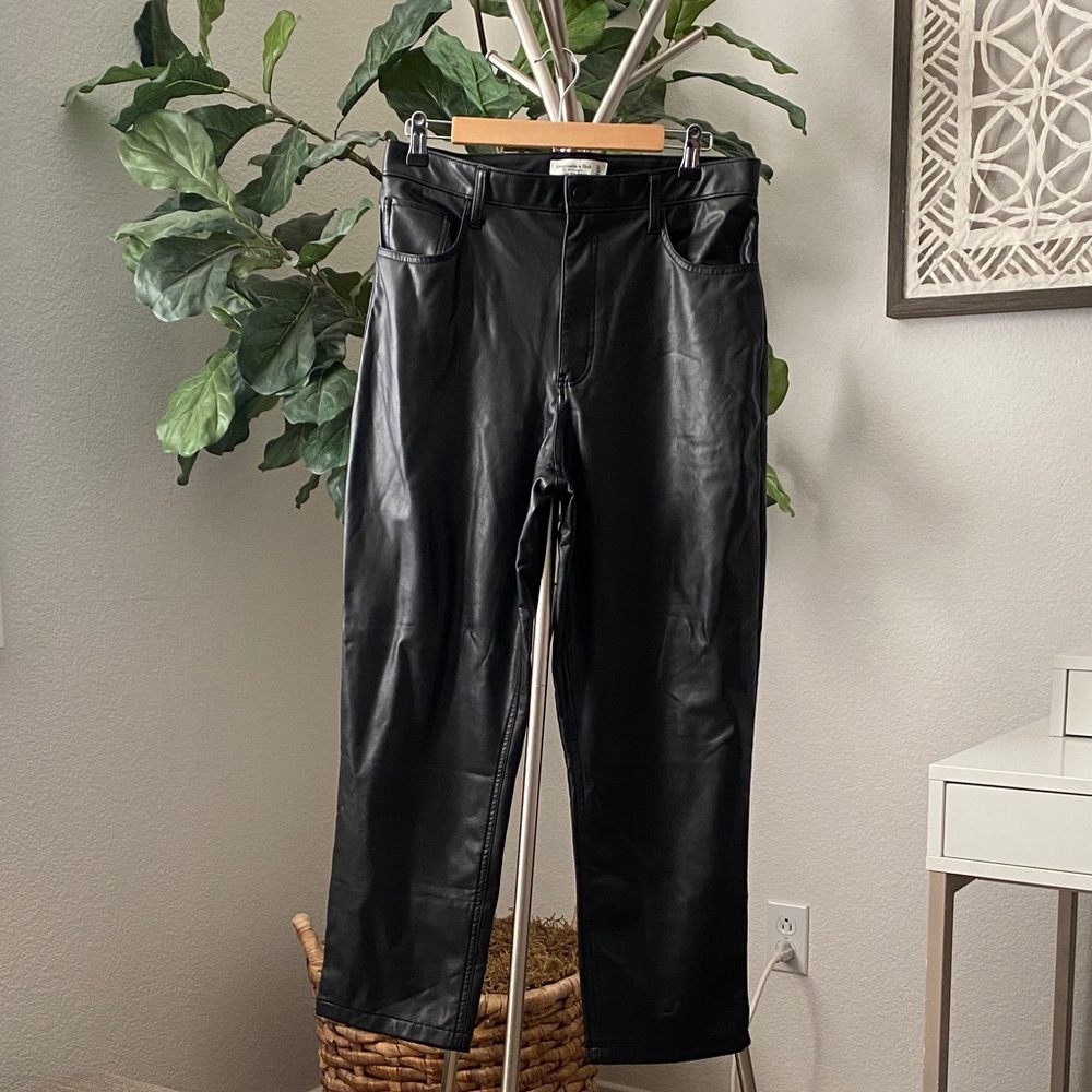 Abercrombie | Curve Love 90’s Straight Ultra High-Rise Pants – Size 31/12S